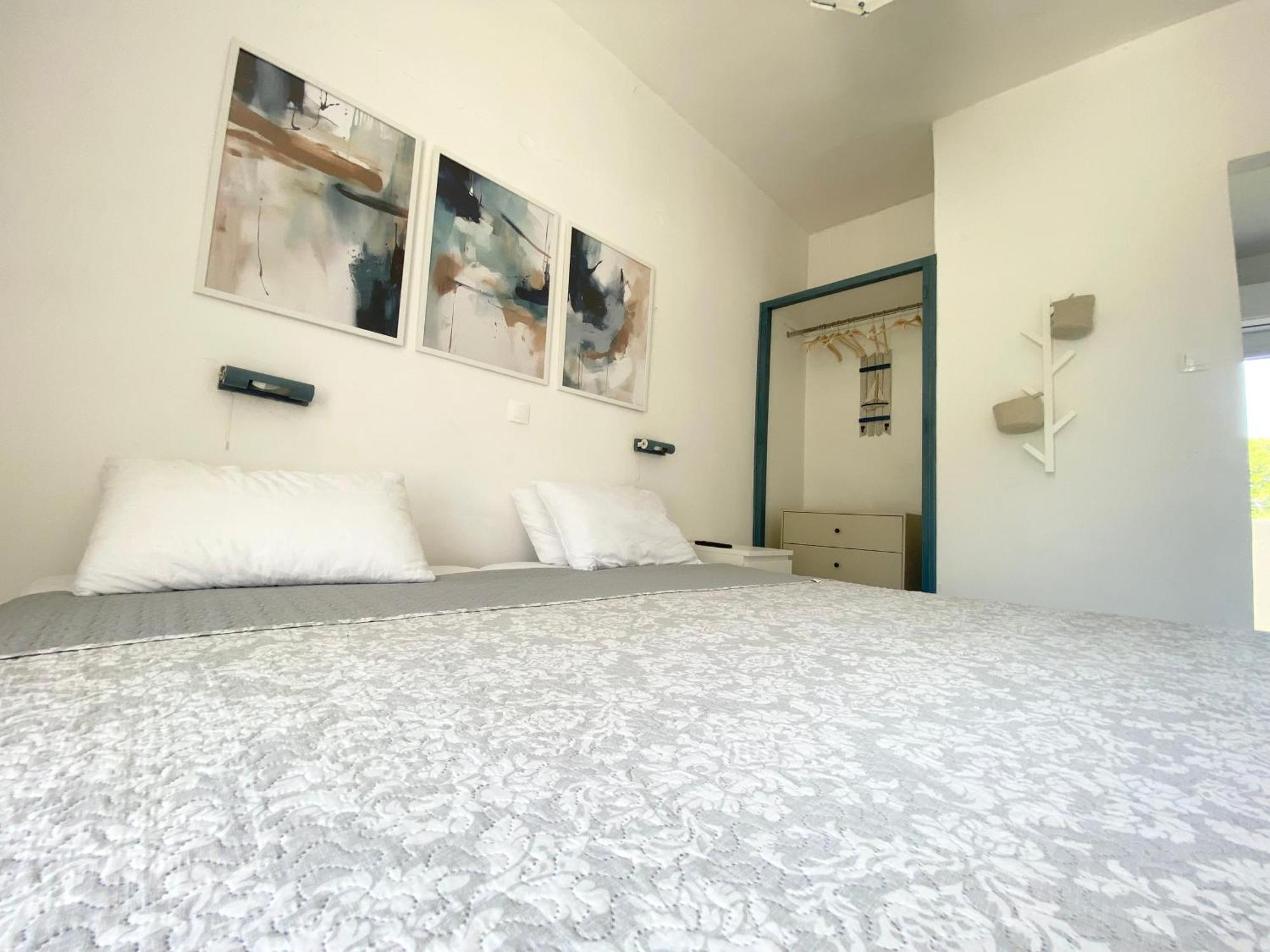 Navy Apartment With Mountain View &Private Parking Vátos Esterno foto