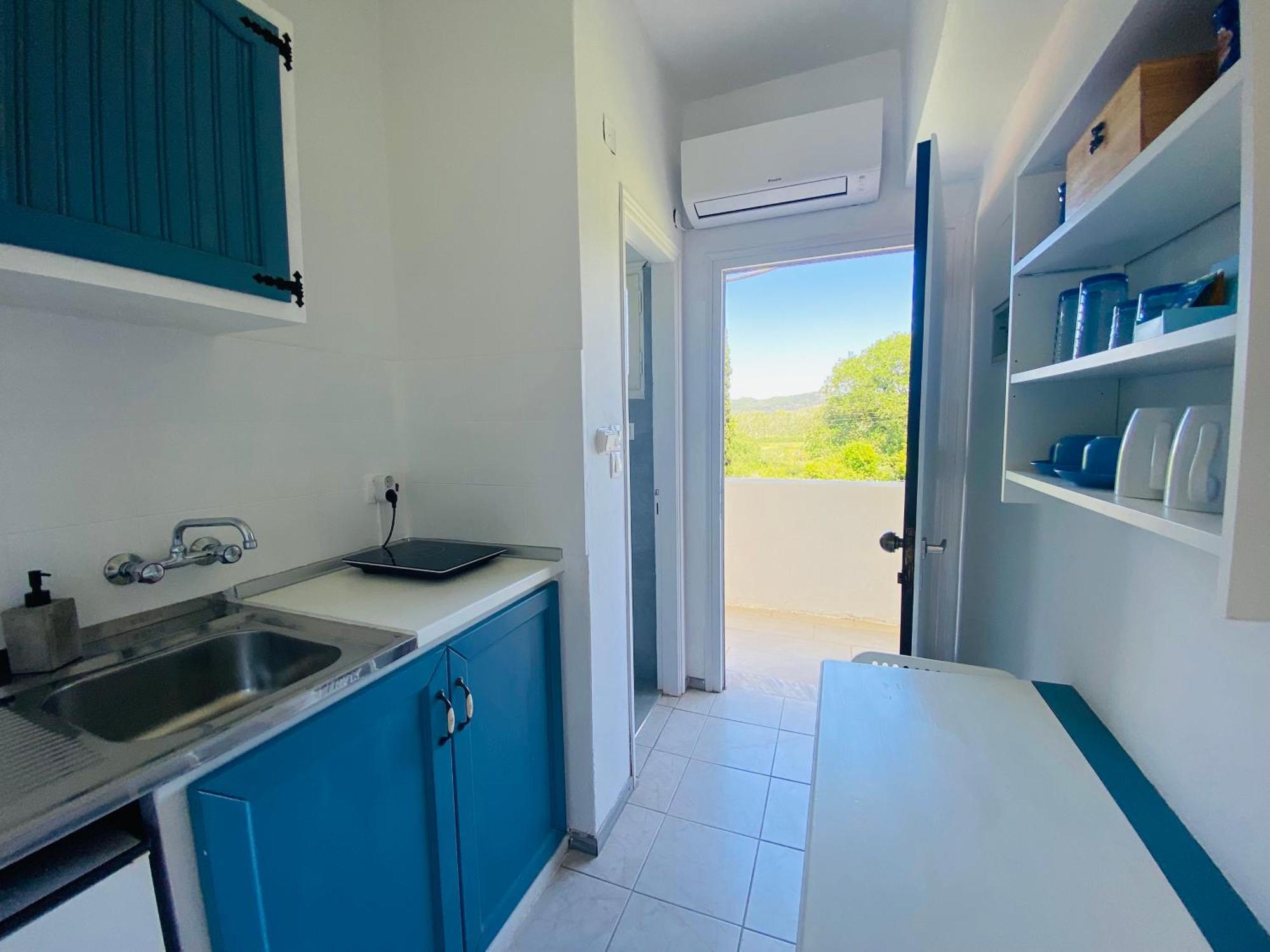 Navy Apartment With Mountain View &Private Parking Vátos Esterno foto