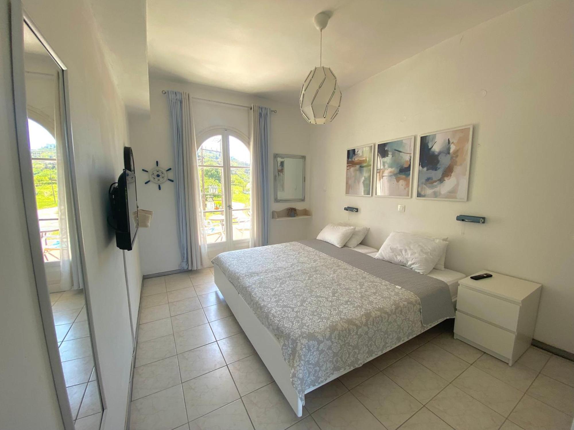 Navy Apartment With Mountain View &Private Parking Vátos Esterno foto