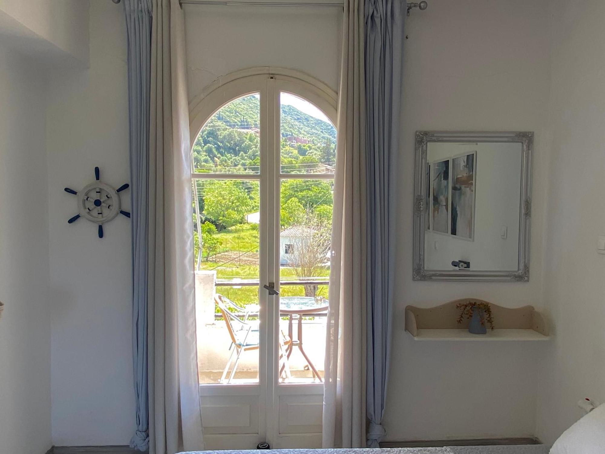 Navy Apartment With Mountain View &Private Parking Vátos Esterno foto