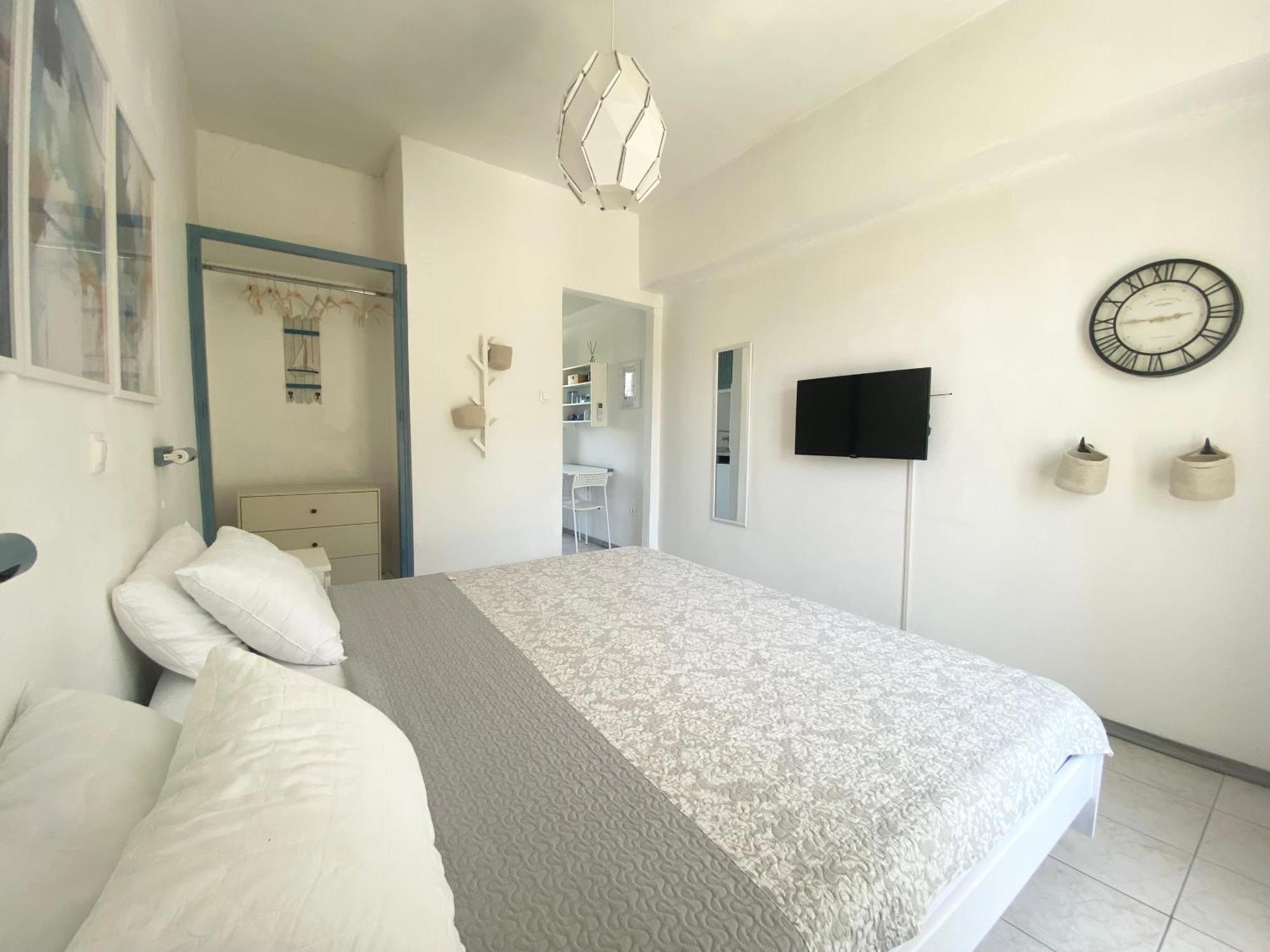 Navy Apartment With Mountain View &Private Parking Vátos Esterno foto
