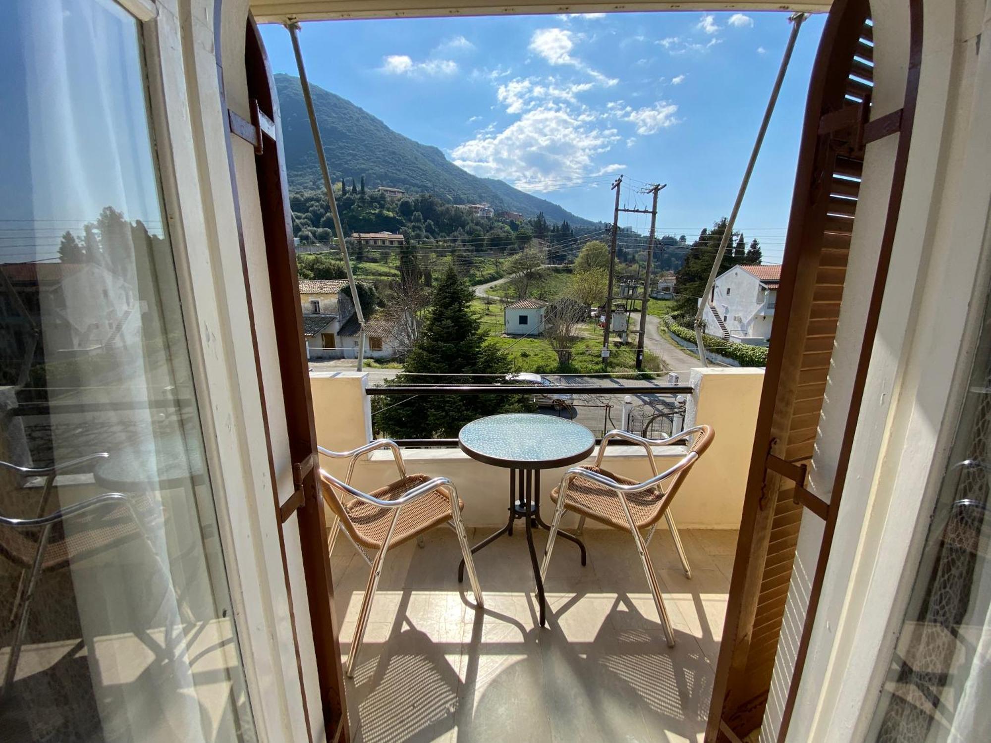 Navy Apartment With Mountain View &Private Parking Vátos Esterno foto